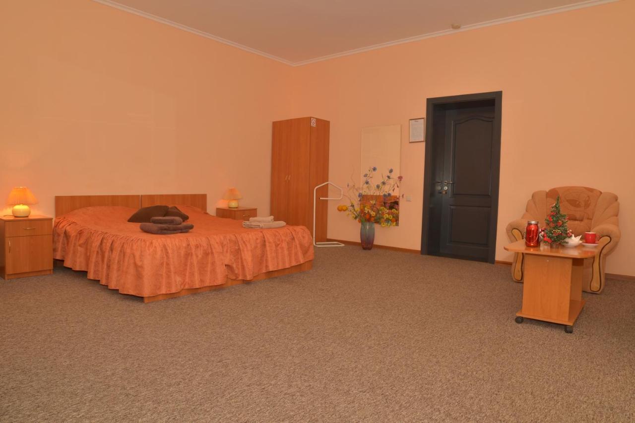 Отель "Экспресс" Jytomyr Extérieur photo