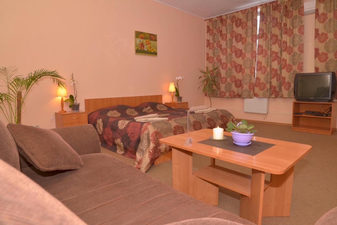 Отель "Экспресс" Jytomyr Extérieur photo