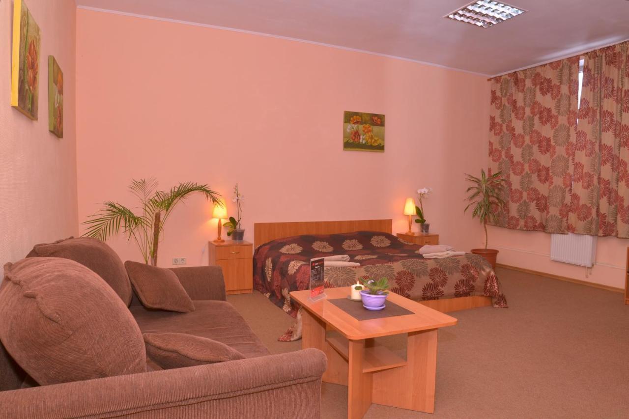 Отель "Экспресс" Jytomyr Extérieur photo